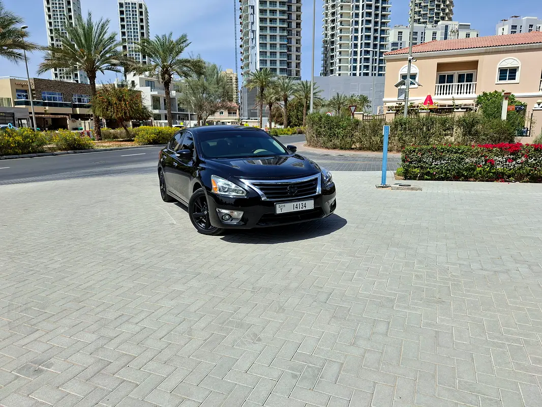 Nissan Altima 2013 — photo 1 of 20
