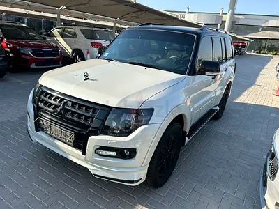 MITSUBISHI PAJERO SIGNATURE GCC 3.8L V6 UNDER WARRANTY