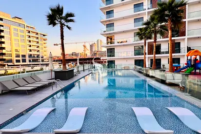 Modern Furnished | Pool View 1BR+Study Smart Home
