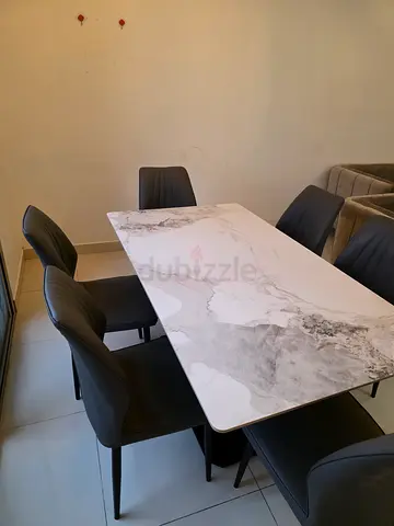 Urgent sale ‼️ Dining table with chairs