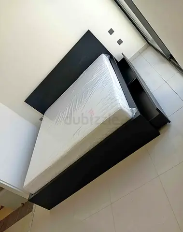 IKEA malam king‑size bed (180 × 200 cm) with 2 storage drawers underneath and an IKEA mattress ✨