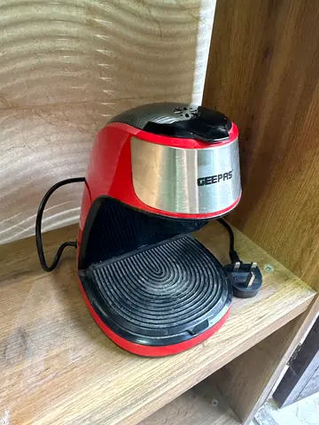 Geepas Electric espresso machine in Red
