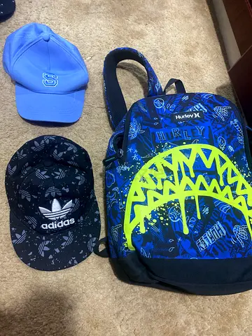 Hurley backpack with free hats