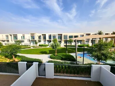 Single Row | Vacant | Prime Location