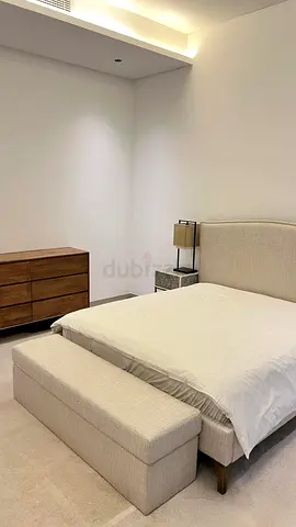 WHOLE BED SET - MATTRESS, BED SIDE TABLES, LAMPS, LARGE DRAWER, RUG