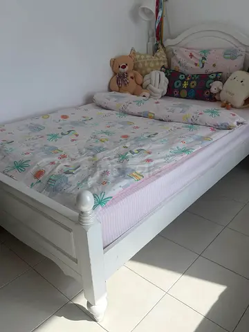 2 home center single beds with mattress