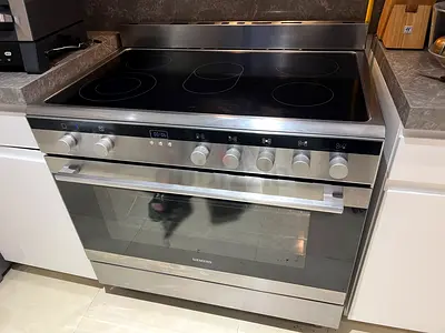Siemens Ceramic Cooking Stove 90Cm Standard in Size DELIVERY + WARRANTY