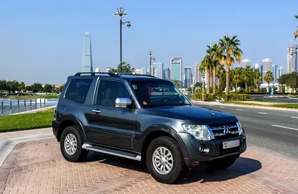 Mitsubishi Pajero 2-Door V6 GCC Specs Clean Reliable