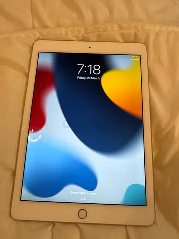 🔥 iPad Air 2 للبيع – نظيف