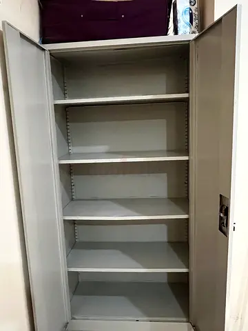 Steel Spacious 5 cabin cupboard