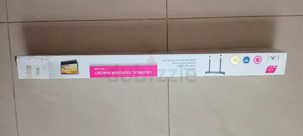 Universal sound bar bracket