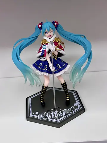 Hatsune Miku Figure - miku