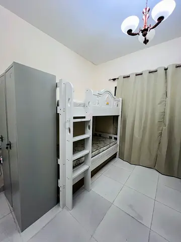 Female NEW NEAT and Clean Executive Beds space  for INDIAN Females with All amenities.