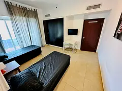 Master room in tecom / attached bath / balconie