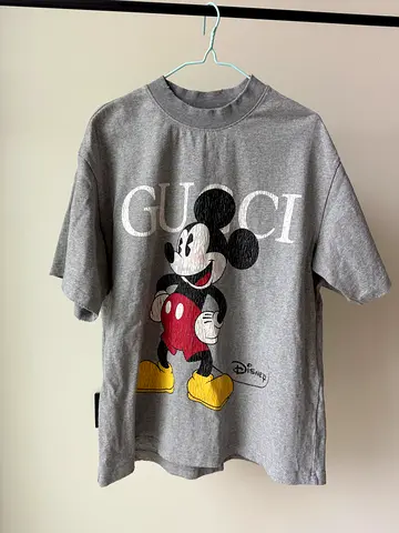 Gucci Mickey Mouse Graphic Tee vintage oversized design