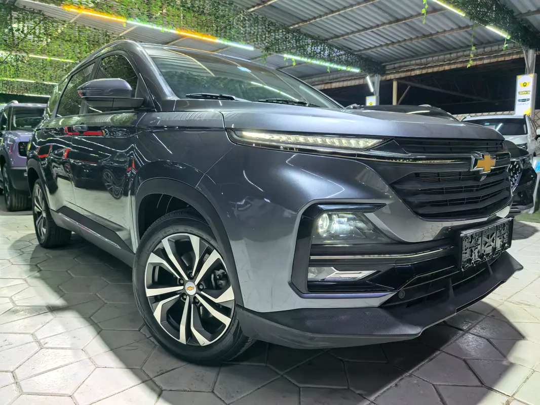 Chevrolet Captiva 2024 — photo 1 of 19