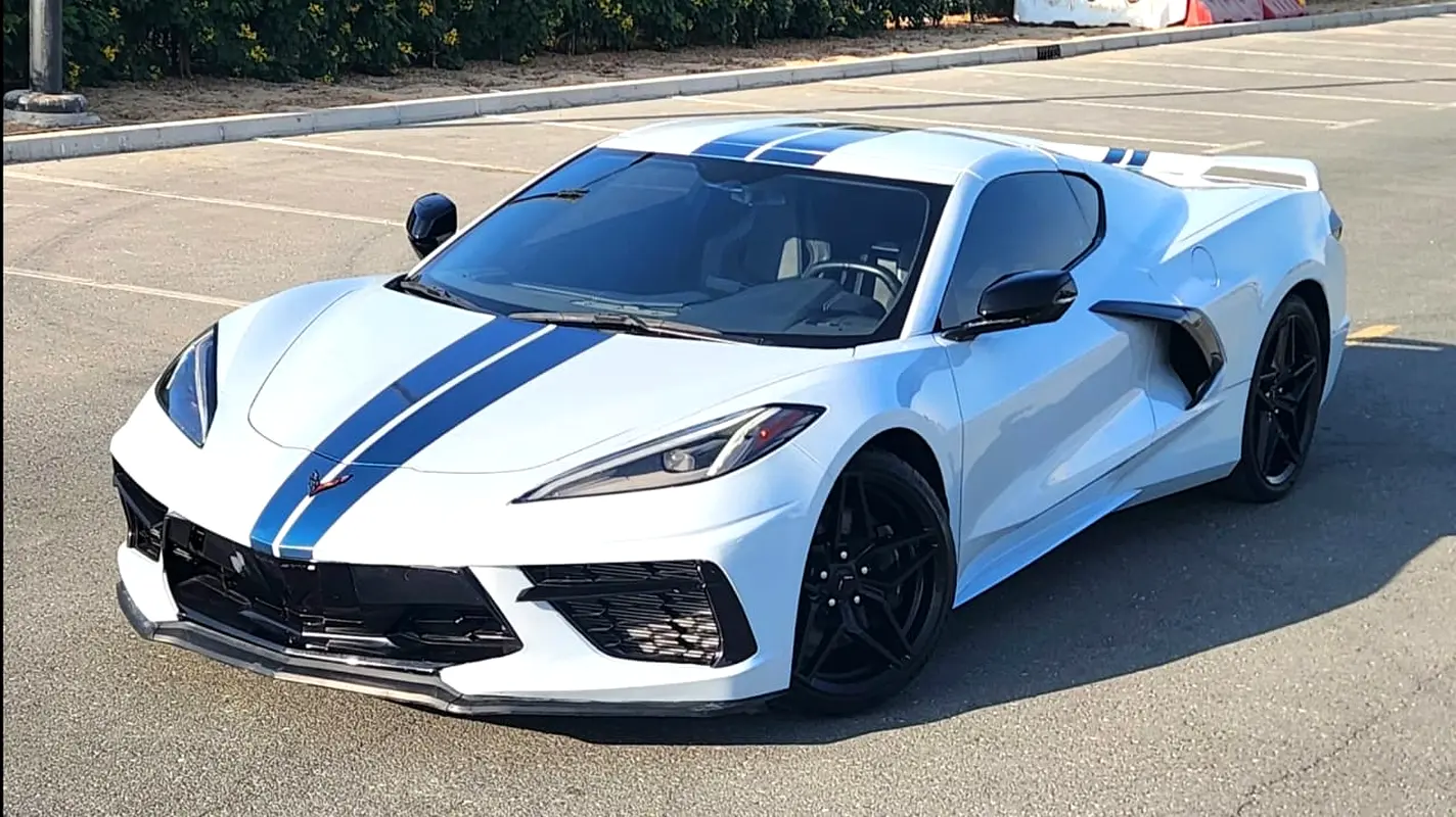Chevrolet Corvette 2023 — photo 1 of 13