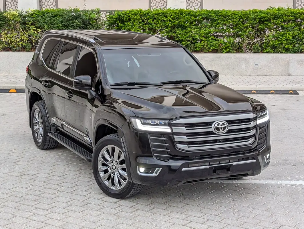 Toyota Land Cruiser 2015 — photo 1 of 20