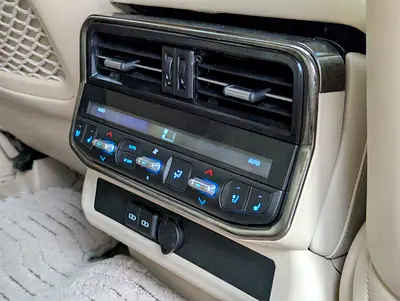 صورة 9 لـ 2015 Toyota LAND CRUISER