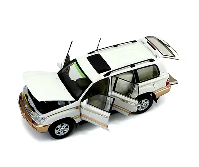1/18 Toyota Land Cruiser LC100 DIECAST MODEL