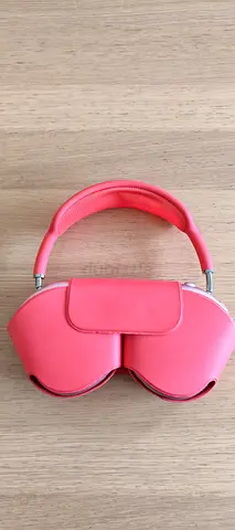 Apple Airpods Max with case