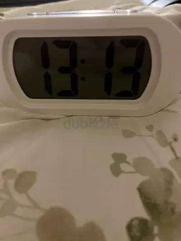 Digital clock with alarm - Good condition