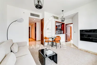 Stylish 1BR Apartment with Burj Khalifa & Fountain Views