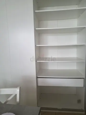 Clothes cabinet