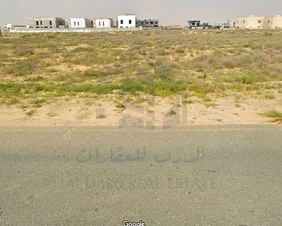 للبيع ارض سكنية 10 الاف قدم في منطقة الحوشي قريب مسجد الامانة بسعر 1,650,000 درهم