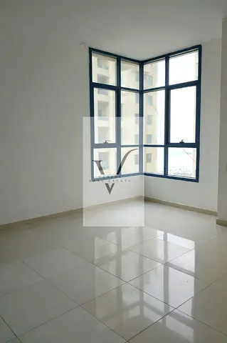 الدفع كاش - موقع مميز - اطلالة مفتوحة - موقف سيارات - بلكونة