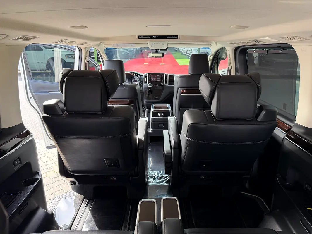 Toyota Granvia 2023