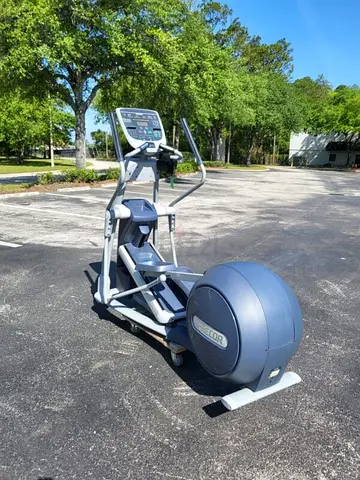 Precor EFX Elliptical Total Body w/ P30 Console