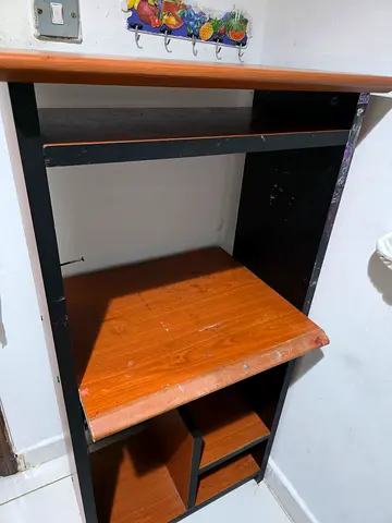 Computer table for sale