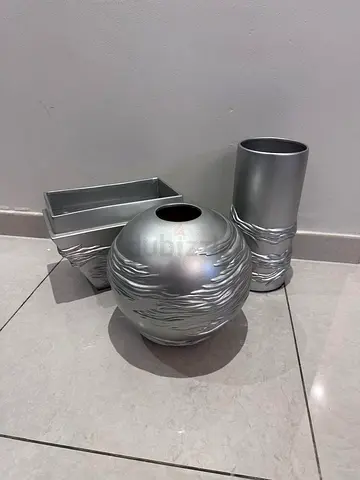 3x silver vases with a nice design - flawless condition