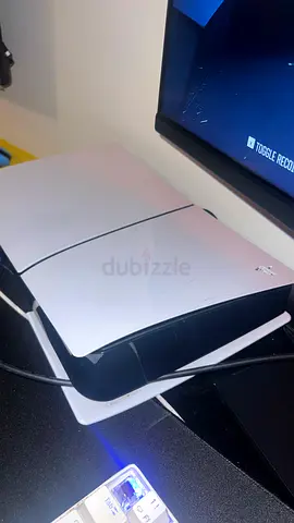 PlayStation 5 -27in 4K 120hrz -CRONUS ZEN -taple and chair- 2 joystick- glorious model o