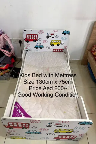 Kids bed with metterss