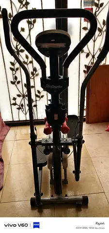 Exercise machine with Dumbbles