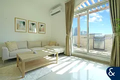2 Beds / Spacious Apartment / Large Balcony