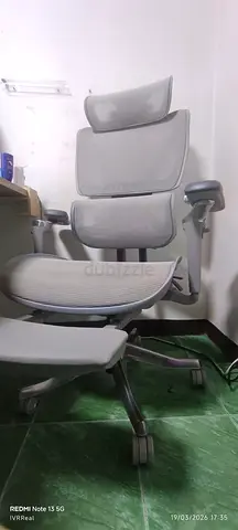 Ergonomic office chair