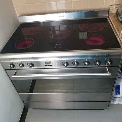 .Smeg Italian 5 Hobs Full Electric Ceramic Cooker Range Size 90 cm