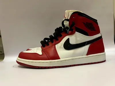 Jordan 1 Retro High OG Chicago - light use