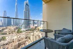 Elegant 2BR | Burj Khalifa View | Downtown