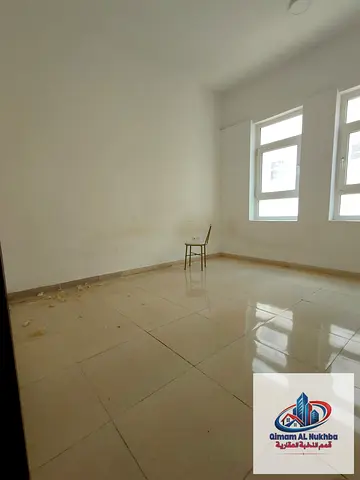 بالشارقة شقة غرفة وصالة في القليعة، مساحة مريحة، الإيجار 30,000 درهم، تسهيلات في الدفع وتأمين شيك