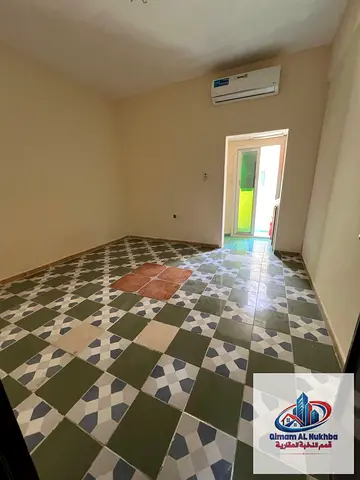 استوديو بمساحه  ممتازه _ تكييف مركزى _ غاز مركزى _ متوفر باركينج _ بجوار المسجد _ سهل الوصول الى مخرج دبي