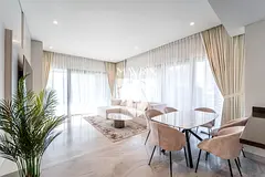 Luxury Furnished| Stunning View| Corner Unit | New