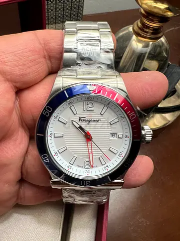 Stylish Swiss Mens Watch- Salvatore Ferragamo