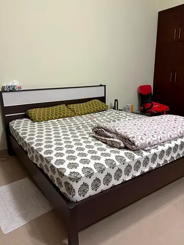 Comfortable King Size Bed with Mattress