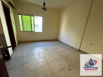بالشارقة استوديو في الغوير بمطبخ شبه منفصل، مناسب للعوائل والموظفين، الإيجار 15,000 درهم، تسهيلات في الدفع وتأمين شيك