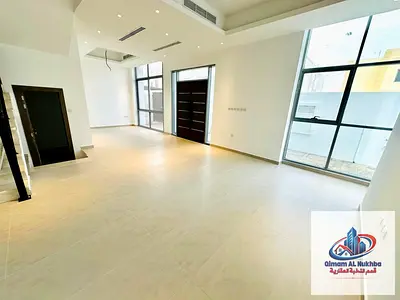 بالشارقة فيلا أول ساكن للإيجار السنوي في البديع، حي الحوشي، 5 غرف نوم ماستر، غرفة خادمة، مساحات واسعة للعائلات، 150,000 درهم