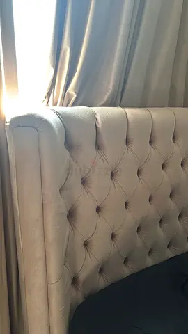 queen pink bed